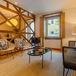 Bairro Alto Apartments By Linc